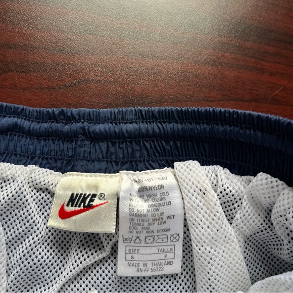Vintage Nike Shorts Nylon Netted Navy Blue Drawstrings Pockets Men’s Small - Picture 2 of 5